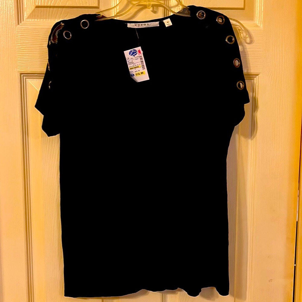 Cyrus Black Ring Sleeves Top